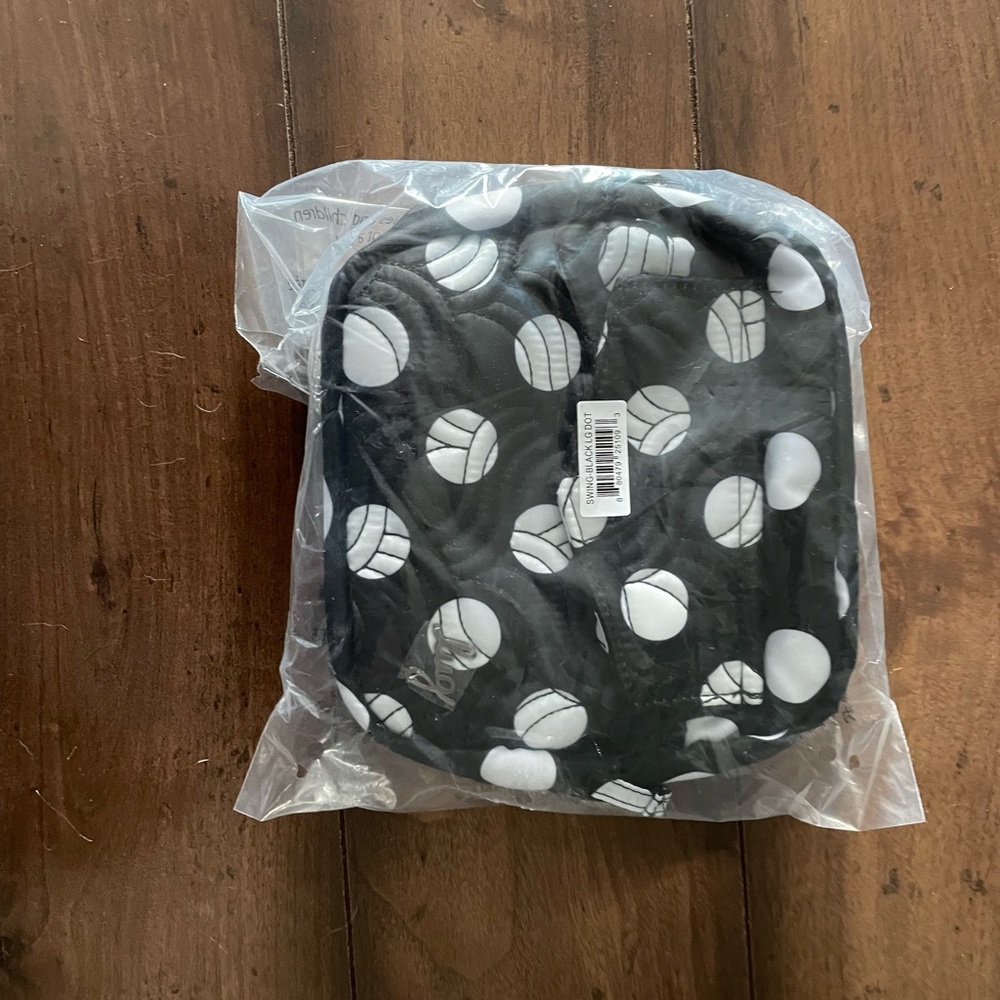 New in package with tags -  Lug Large dot swing